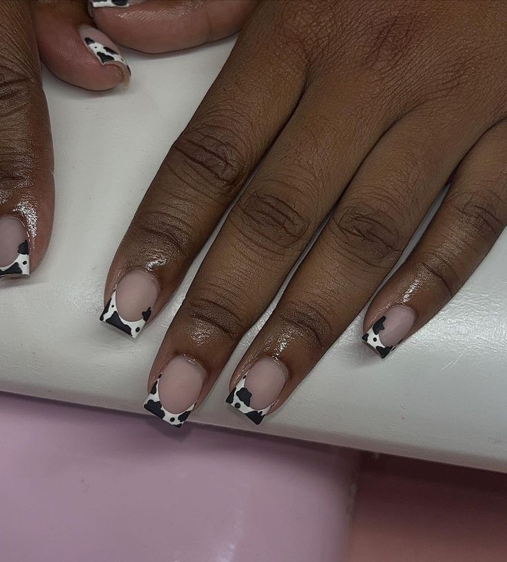 Brown Cow French Tip Nails, French Tip Western Nails, Country Inspired Nails, Cow Nails Short, Almond Cow Print Nails, Black Cow Print Nails, Nail Ideas Cow Print, Cow French Tip Nails, Western French Tip Nails