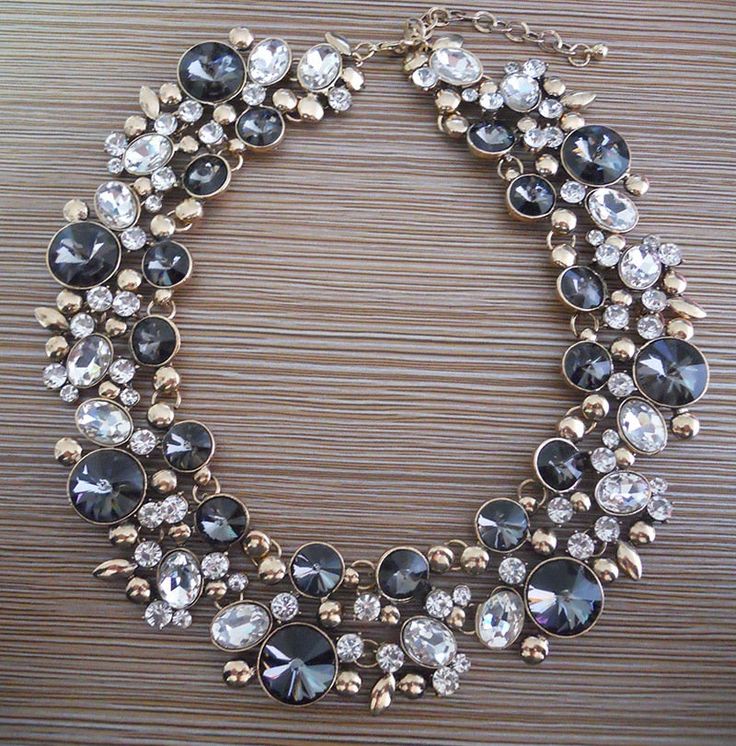 Collier Chokar indien à grand col avec collier en strass cristal pour toutes les femmes

 Style: TENDANCE

 Forme\motif : Géométrique

 Taille du pendentif: Colliers ras du cou en cristal

 Occasion: Mariage

 Type de collier: Colliers ras du cou

 Numéro de modèle: Boho Ethnic necklace for women

 Type de métaux : alliage de zinc

 Matériel: CRISTAL

 Matériel: collier en cristal de verre

 Genre: Femmes

 Compatibilité : tous compatibles

 Type de chaîne : chaîne à maillons Rhinestone Statement Necklace, Crystal Statement Necklace, Collar Choker, Statement Bib Necklace, Crystal Choker Necklace, Trendy Necklace, Statement Choker, Crystal Choker, Trendy Necklaces