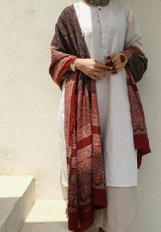 Kurti Aesthetic, Pakistani Kurti, Pakistani Fashion Casual, Casual Indian Fashion, Desi Fashion Casual, Pakistani Dresses Casual, Salwar Kamiz, Desi Clothes, Traditional Indian Outfits