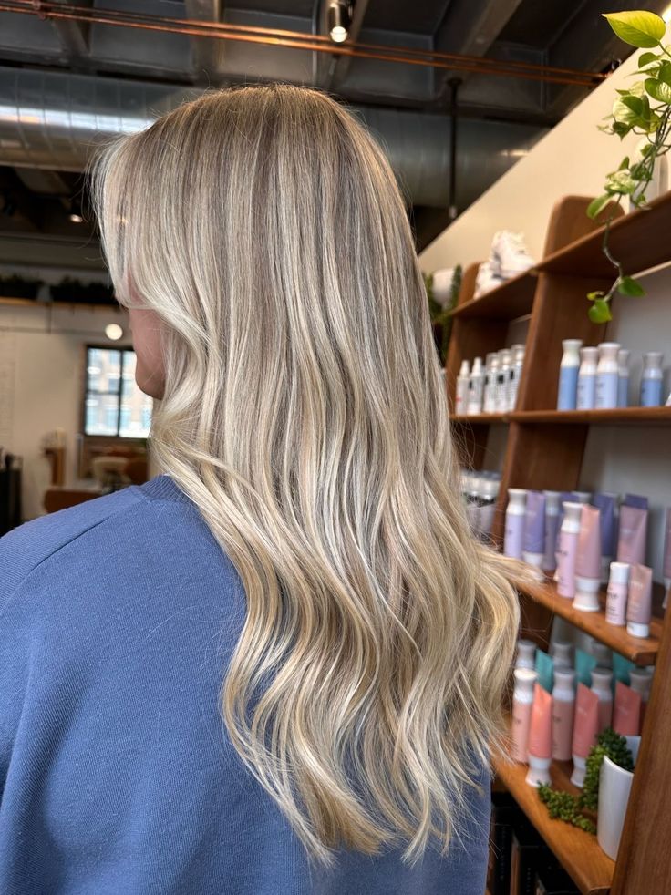 Hair Inspiration Blonde Highlights, Brunette With Bright Blonde Highlights, Blonde Hair Foils, Bleach And Tone Hair, Summer Blonde Hair With Lowlights, Natural Looking Blonde Hair, Natural Looking Blonde, River North Chicago, Blonde Foils