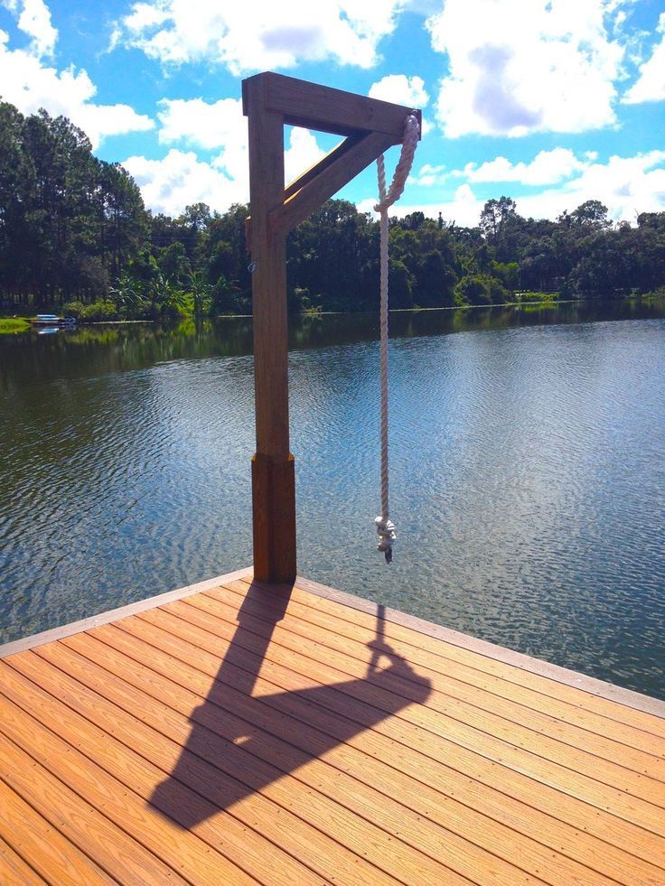 Boat Dock Rope Swing - Home Interior Design Lake House Ideas Outdoor, Dock Photos, Pond Dock, Lake House Dock, Lake House Deck, Boathouse Design, Dock Ideas, Pontoon Dock, Lake Landscaping