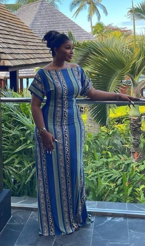 Flay Ankara Gown Styles, Flay Ankara Gown, Long Flay Gown, Flay Gown Styles, Gown Styles For Ladies, Long Gown Styles, Ankara Dress Designs, Modest Dresses Fashion, Long African Dresses