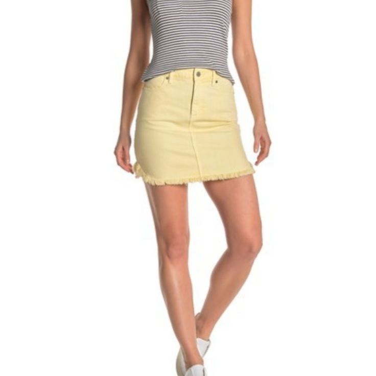 Hello All, Listed Here Is A Nwt Paige Aideen Frayed Hem Denim Mini Skirt. Light Wash Frayed Hem. Single Button Front Zip Closure. 5 Pockets. Color Surfboard. Size 23=000 Length 15.5 Waist To Hem. Waist 12.5. Measurements Taken Flat. 60%Cotton 40%Lyocell. Beautiful Summer Color, Quality Piece! Bundle To Save Thanks For Looking Spring Mid-rise Stretch Skirt, Spring Cotton Denim Skirt, Short Length, Stretch Mid-rise Mini Skirt For Spring, Fitted Cotton Cutoff Mini Skirt, High Rise Stretch Skirt For Spring, Spring High Rise Stretch Skirt, Casual Mid-rise Skirt For Spring, Mid-rise Cotton Skirt With Frayed Hem, Fitted Cotton Cutoff Skirt