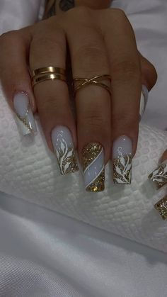 Glitter Art Nails Designs, Designer Nail Art, Nail Art Glitter Designs, Nailart Designs Elegant, Nail Art Designs With Glitter, Gold Nail Inspiration, Gold Nails Design, Gold Nail Art Designs, Glitter Nail Art Designs