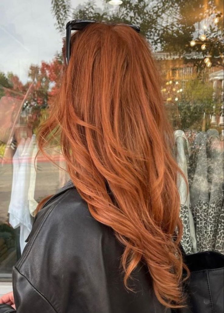 Hair Styles Redhair, Ginger Hair Inspo Aesthetic, Redhair Girls Aesthetic, Long Ginger Hair Aesthetic, Red Haired Girl Aesthetic, Ginger Hair Girl Aesthetic, Ginger Hair Aesthetic Girl, Copper Hair Aesthetic, Ginger Girl Aesthetic