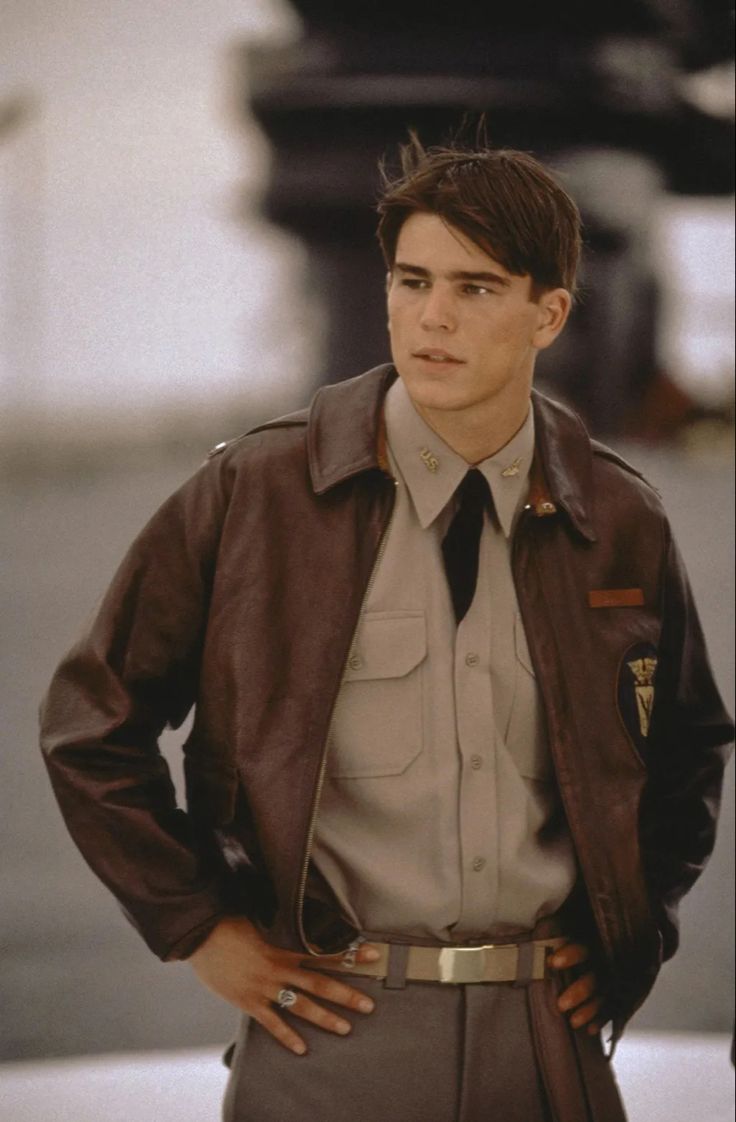 Josh Hartnett As Catp. Danny Walker in Pearl Harbor (2001) Pearl Harbour Movie, Josh Hartnett Pearl Harbor, Danny Walker, Pearl Harbor Movie, John Phillips, Josh Hartnett, The Perfect Guy, Pearl Harbor, Men In Uniform