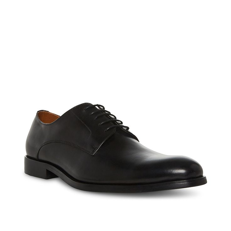 Steve Madden-Daedric Oxford Up your professional fit with tried-and-true style when you slip into the Daedric oxford from Steve Madden. Burshed leather and a classic look ensure a versatile add. Trending Sneakers, Athletic Sneakers, Kids Bags, Classic Looks, Steve Madden, Bags Women, Leather Upper, Oxford, Bag Accessories