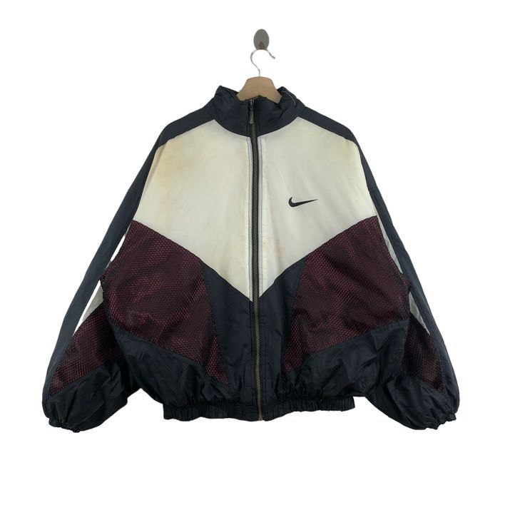 90s Windbreaker Outfit, Windbreaker Aesthetic, Nike Vintage Jacket, 90s Nike Windbreaker, Nike Windbreaker Jacket, 90s Jacket, 90s Nike, Vintage Windbreaker, Nike Windbreaker