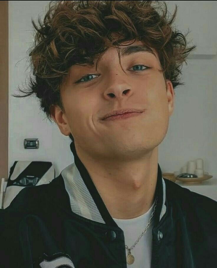 Brown Hair Blue Eyes Boys, Edoardo Conte, Guys With Green Eyes, Boys With Green Eyes, Brunette Blue Eyes, Brown Hair Boy, Pelo Cafe, Brown Hair Green Eyes, Boy Haircuts Long