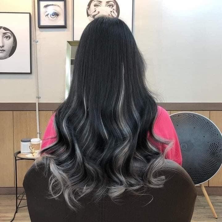 Black Hair With Peekaboo Color, Black Hair With Peekaboo Highlights, Black Hair With Grey Highlights, Colored Extensions, Hidden Hair Color, Black Hair Balayage, Hair Color Underneath, Peekaboo Hair, Brunette Hair With Highlights