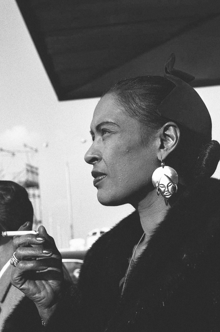 Billie Holiday - #smoking #smoke #cigarette #fumar #fumando #cigarro #fumer Billy Holiday, Lady Sings The Blues, Jeff Buckley, Vintage Black Glamour, Billie Holiday, Musica Rock, Louis Armstrong, I'm With The Band, Jazz Musicians