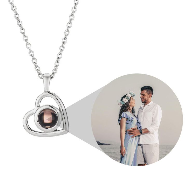 Heart Necklace With Picture Inside, How To Make Photo, Projection Necklace, Necklace Photo, Picture Necklace, Heart Photo, Photo Charms, Photo Necklace, Photo Engraving