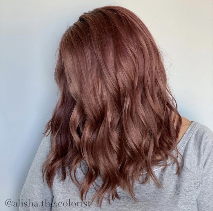 Rose Gold #myidentity #rosegoldhair Caramel Rose Hair, Rose Gold Copper Hair, Dark Rose Gold Hair, Rose Gold Brown Hair, Dusty Rose Hair, Rose Gold Hair Brunette, Pale Skin Hair Color, Light Brunette Hair, Goals 2024