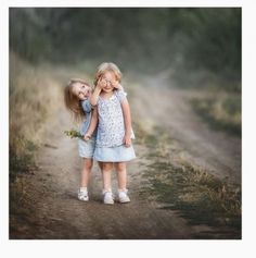 Sweet kids                                                                                                                                                                                  #kids #kidsfashion #kidsofinstagram #kidsroom #kidsstyle #kidsphotography #kidsmodel #kidsootd #kidswear #kidsparty #kidsclothes #kidslookbook #kidstagram #kidswall #kidsdecor #kidsstylezz #kidsjamannow #kidsclothing #kidstyle #kidsofig #kidsphoto #kidsart #kidsfashionforall #kidsbooks #kidsroomdecor #kidsactiv Sibling Photography Poses, Sisters Photoshoot Poses, Sister Photography, Sister Poses, Sibling Photography, Children Photography Poses, Sister Pictures, Sisters Photoshoot, Girls Sister