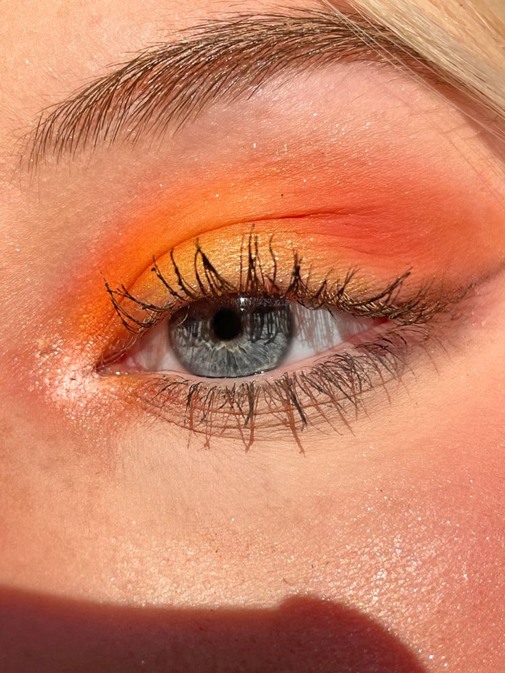 Orange Blossom Makeup Look, Orange Fruit Makeup, Orange Hoco Makeup, Amber Makeup Look, Summer Inspired Makeup, Yellow Orange Eyeshadow, Cute 80s Makeup, Summer Makeup Colorful, Orange Blossom Makeup