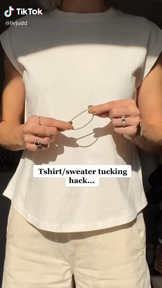 T Shirt Tucking Hacks, Tucking Hacks, Shirt Tucking Hacks, Styling Hacks, Shirt Knot, T Shirt Hacks, Clothes Hacks, Shirt Hacks, Sweater Tshirt