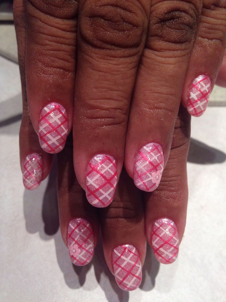 Easter Plaid Nails, Plaid Pink Nails, Pink Tartan Nails, Gingham Nails Tutorial, Plaid Nails Pink, Pink Gingham Nails, Gingham Nail Art, Diy Plaid Nails, Pink Plaid Nails