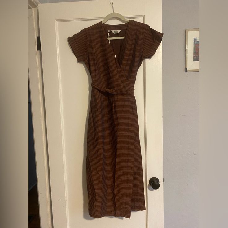 Bridge & Burn Saria Red Stripe Dress Women’s Size Xs Brand New With Tags, Never Worn. Brown Fitted V-neck Wrap Dress, Brown V-neck Maxi Dress For Work, Fitted Brown Maxi Dress With Short Sleeves, Brown Surplice Neckline Dress, Fitted Brown V-neck Wrap Dress, Brown Fitted Dress With Surplice Neckline, Brown Short Sleeve Midi Dress For Date Night, Red Striped Dress, Stripe Dress