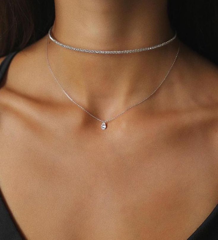 Prom Jewelry Necklace, Silver Necklace Prom, Silver Prom Jewelry, Prom Necklaces, Mens Cross Necklace, Fancy Jewelry Necklace, Pretty Jewelry Necklaces, Fancy Jewellery Designs, Prom Jewelry