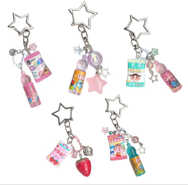 Keychain Drawing, Cluttered Keychain, Kawii Keychains, Kawaii Keychain Juwas, Cutecore Keychains, Kawaii Resin Charms, Toro Inoue, Pretty Jewelry Necklaces, Bead Charms Diy