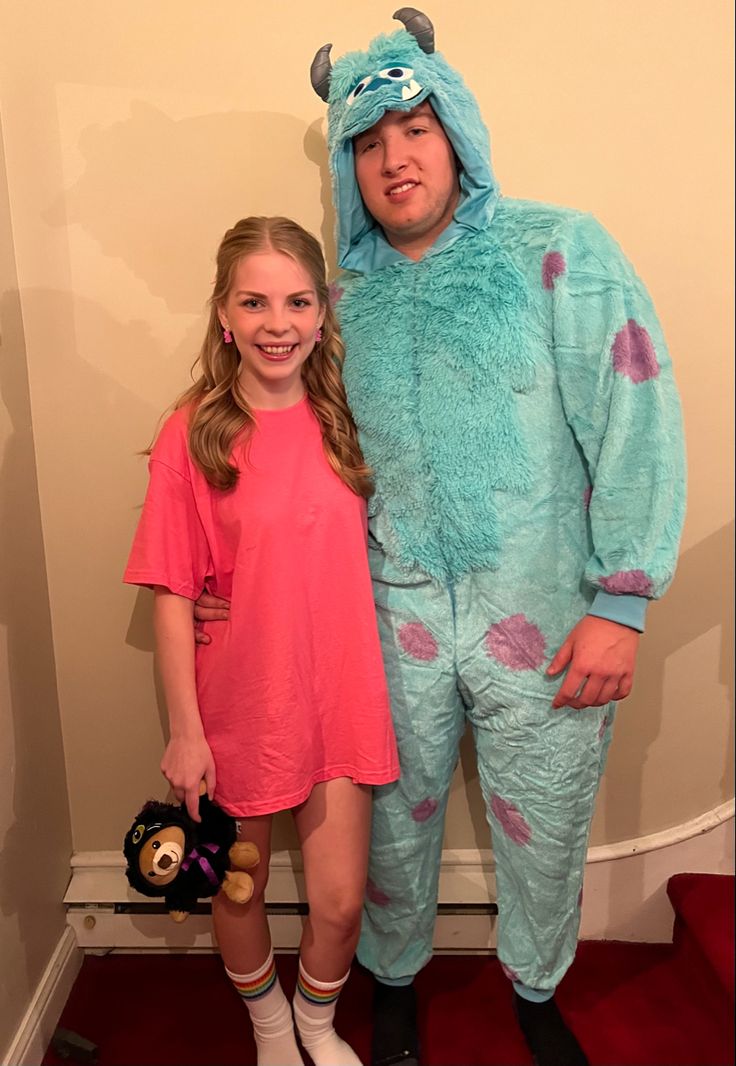 Blonde Guy Costumes, Guy Costumes, Sully And Boo, Couple Costume, Mens Halloween Costumes, Blonde Guys, Halloween Inspo, Brunette Girl, Couples Costumes