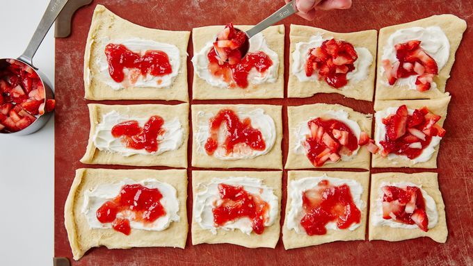 Seedless Strawberry, Cheesecake Crescent Rolls, Crescent Roll Cheesecake, Crescent Dough Sheet, Strawberry Cheesecake Bites, Pillsbury Crescent, Recipes Strawberry, Strawberry Pie Recipe, Crescent Recipes