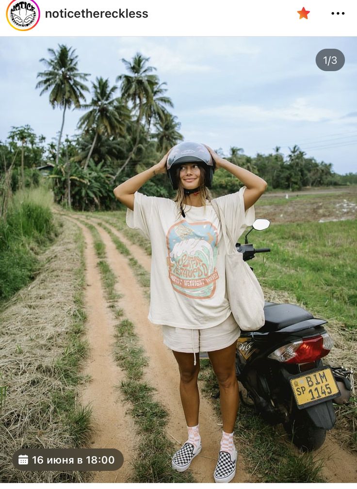 Surf Aesthetic Outfit, Surfer Outfit, Oversized Tee Outfit, Surf Style Clothes, Oversize Tshirt Outfits, Surf Aesthetic, Style Surf, Girl Fashion Style, Surfer Girl Style