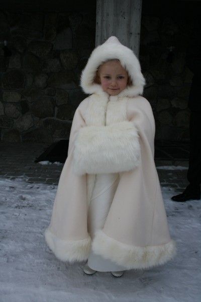 Winter Wedding Cape, Bolero Jacket Wedding, Girls Cape, Wedding Cloak, Dressed In White, Wedding Party Flowers, Faux Fur Stole, Wedding Coat, Girls Fur