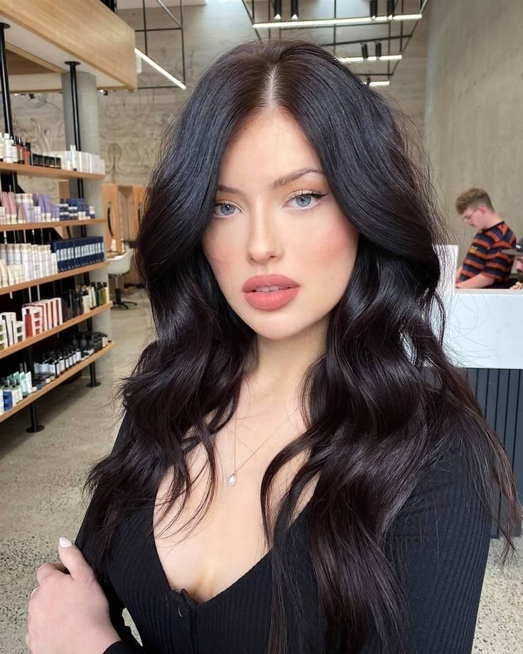 Black Hair Fair Skin, Brown Hair Pale Skin, Black Hair Pale Skin, Brunette Bombshell, Dark Chocolate Hair, Brown Hair Inspiration, Hair Color For Fair Skin, Hair Pale Skin, Rambut Brunette