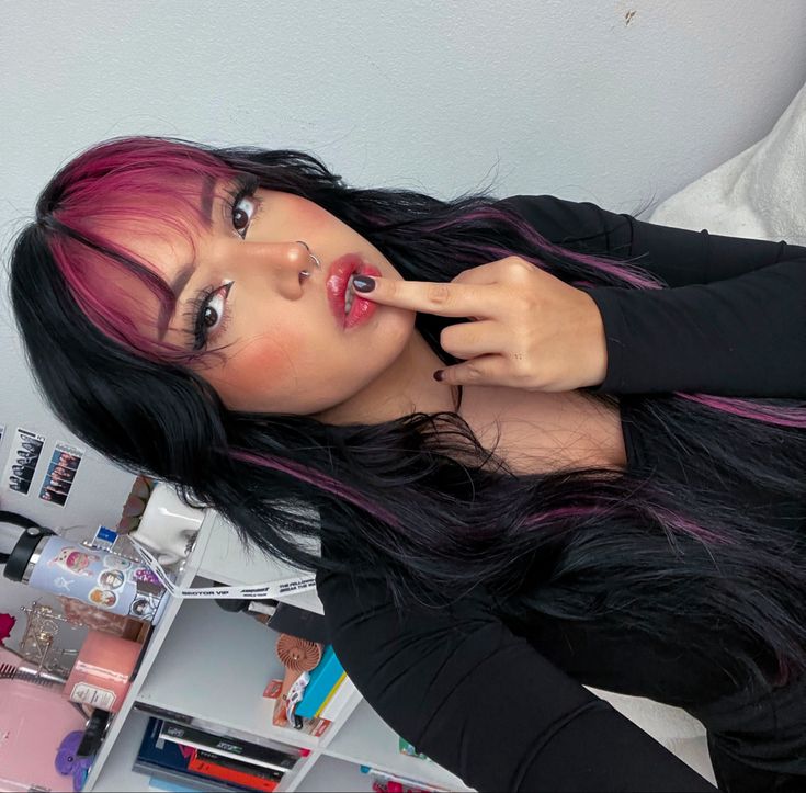 Black Hair With Dark Purple Underneath, Crazy Hair Women, Latinas With Colored Hair, Hair Color Ideas Cute, Dark Cherry Hair With Money Piece, Black Hair Pop Of Color, Latina Colored Hair, Pink Picaboo Hair, Purple Pink And Black Hair