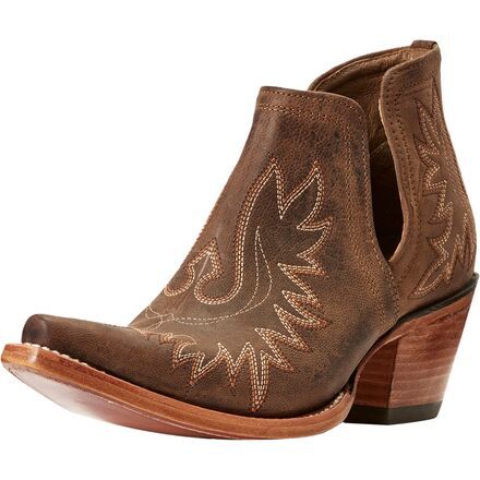 When we want to add a little Western flair to our outfit without the bulk of a full cowboy boot, we slip on the Dixon Western Bootie. With unique stitching and a pointed toe, this heeled bootie spices up any look while keeping our feet supported and comfortable as we take on the town or dance the night away. Ariat Dixon, Ariat Cowgirl Boots, Short Cowboy Boots, Justin Boots Womens, New West, Harness Boots, Western Boots Women, Western Booties, Cowboy Boots Women