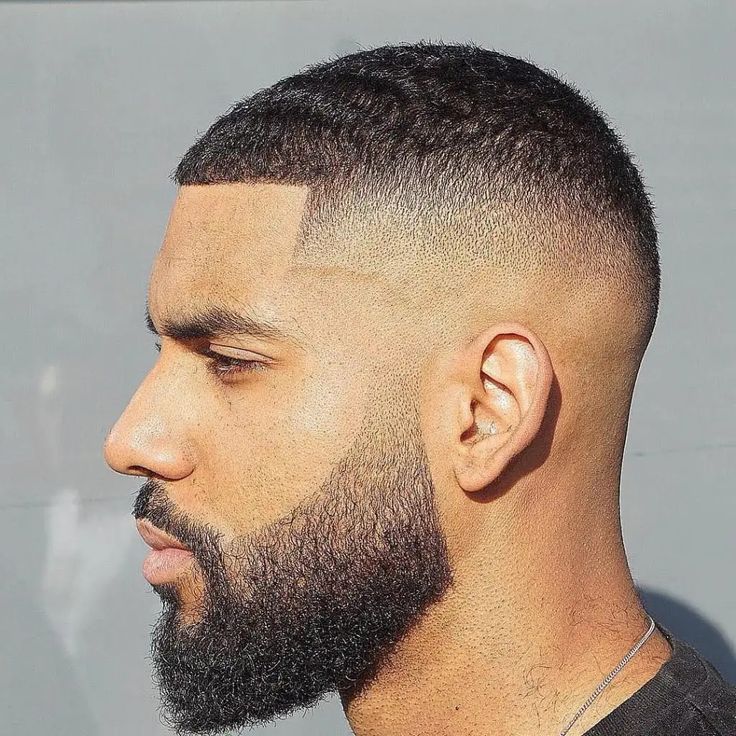 Black Man Haircut Fade, Faded Beard Styles, Beard Pictures, Waves Hairstyle Men, Black Men Beard Styles, Caesar Haircut, Beard Cuts, Black Hair Cuts, Waves Haircut