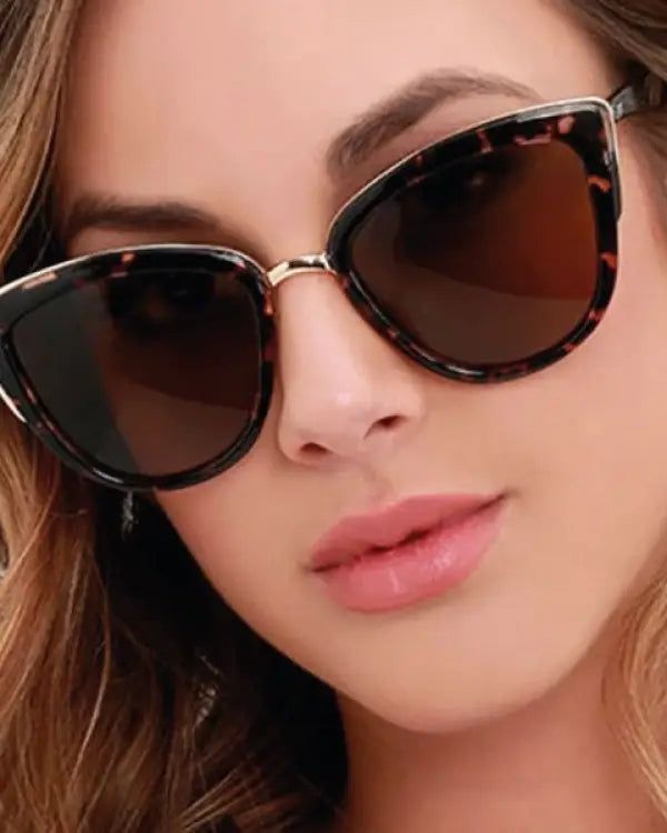 Ladies retro cat eye sunglasses with a lot of personality.400 UV protection. Glasses Cat Eye, Sunglasses Women Vintage, Retro Cats, Long Faces, Square Faces, Vintage Glasses, Retro Sunglasses, Round Face, Square Sunglasses Women