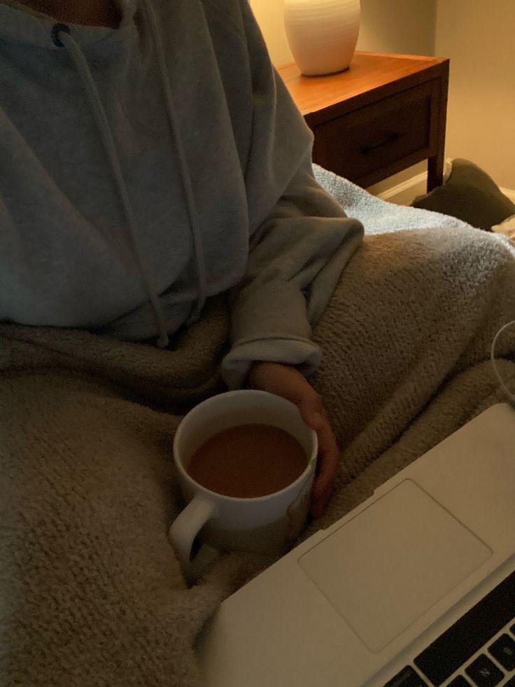 coffee in bed, fall aesthetic, rainy morning, cozy Rainy Morning Coffee, Coffee Fall Aesthetic, Bed Kind, Morning Bed, Morning School, Home Decor Ideas Bedroom, Early Morning Coffee, End Table With Drawer, Bed Picture