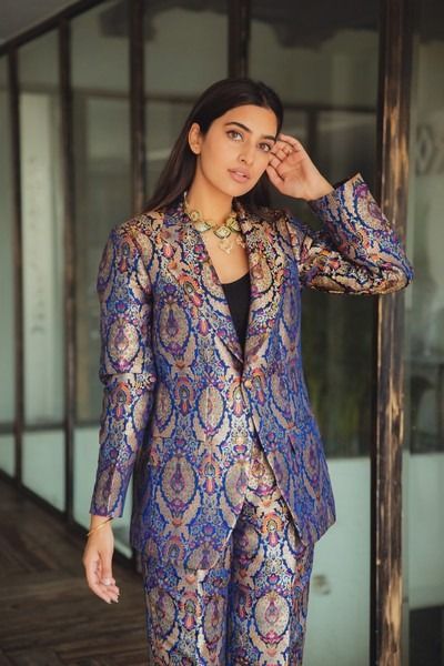 Brocade Outfits, Brocade Blazer, Western Dresses For Girl, Dress Patterns Diy, Saree Wearing Styles, Trendy Outfits Indian, Coord Sets, Blazer Outfits For Women, Outfits Indian