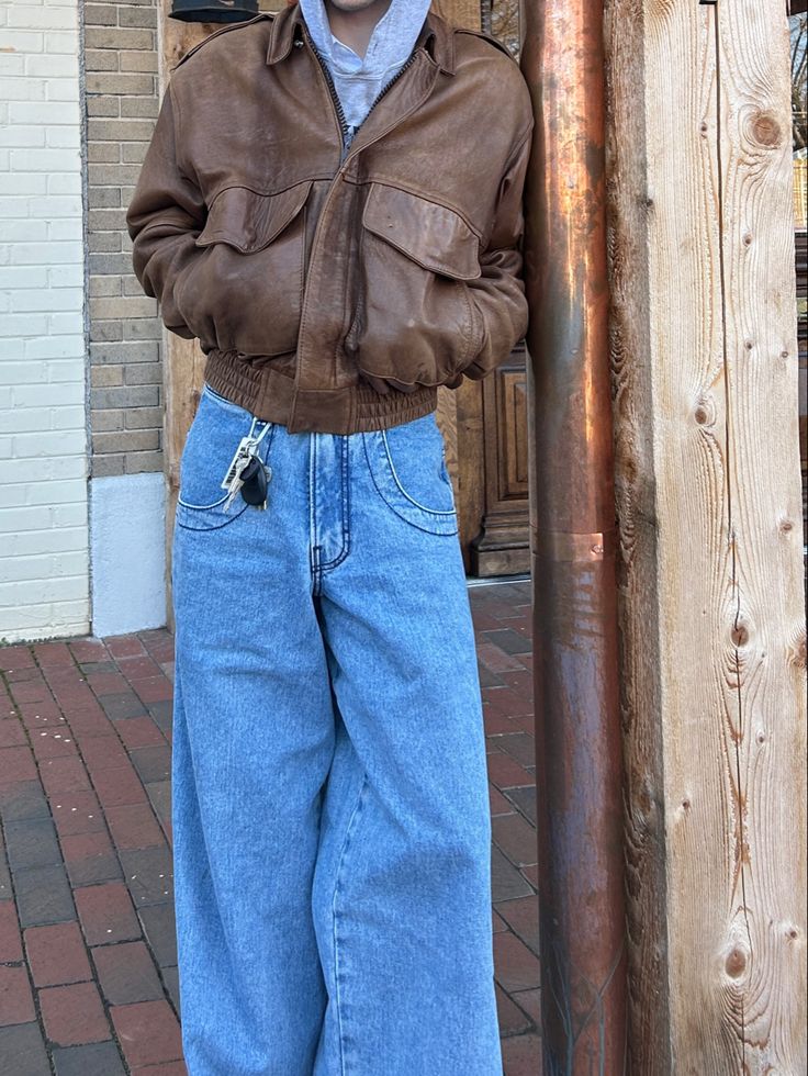 Raw Denim Outfit Men, Raw Denim Outfit, Brown Denim Jacket, Denim Outfit Men, Jean Fits, Minimalist Fashion Men, Mens Casual Outfits Summer, Denim Outfits, Fall Outfits Men