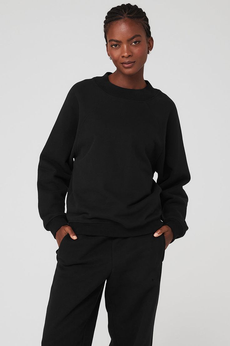 Cozy days are here at last. Make the most of them with the Heavyweight Offline Crew Neck Pullover — a chill, street-ready layer that’s all about comfort. Made from thick, heavyweight French terry, this relaxed pullover features dropped shoulders and cuffs at the sleeves and waistband. Size up for an oversized look. Comfy, heavyweight French terry Chill, dropped shoulder fit Designed & uniquely fit to flatter every size Wear-tested by our in-house team for the perfect fit Alo Yoga Relaxed Fit Tops For Fall, Oversized Alo Yoga Sweater For Loungewear, Alo Yoga Tops With Ribbed Cuffs For Loungewear, Oversized Alo Yoga Tops For Fall, Alo Yoga Sporty Relaxed Fit Sweats, Black Fleece Sweats With Relaxed Fit, Black Relaxed Fit Fleece Sweats, Oversized Alo Yoga Sweatshirt, Sporty Oversized Alo Yoga Tops