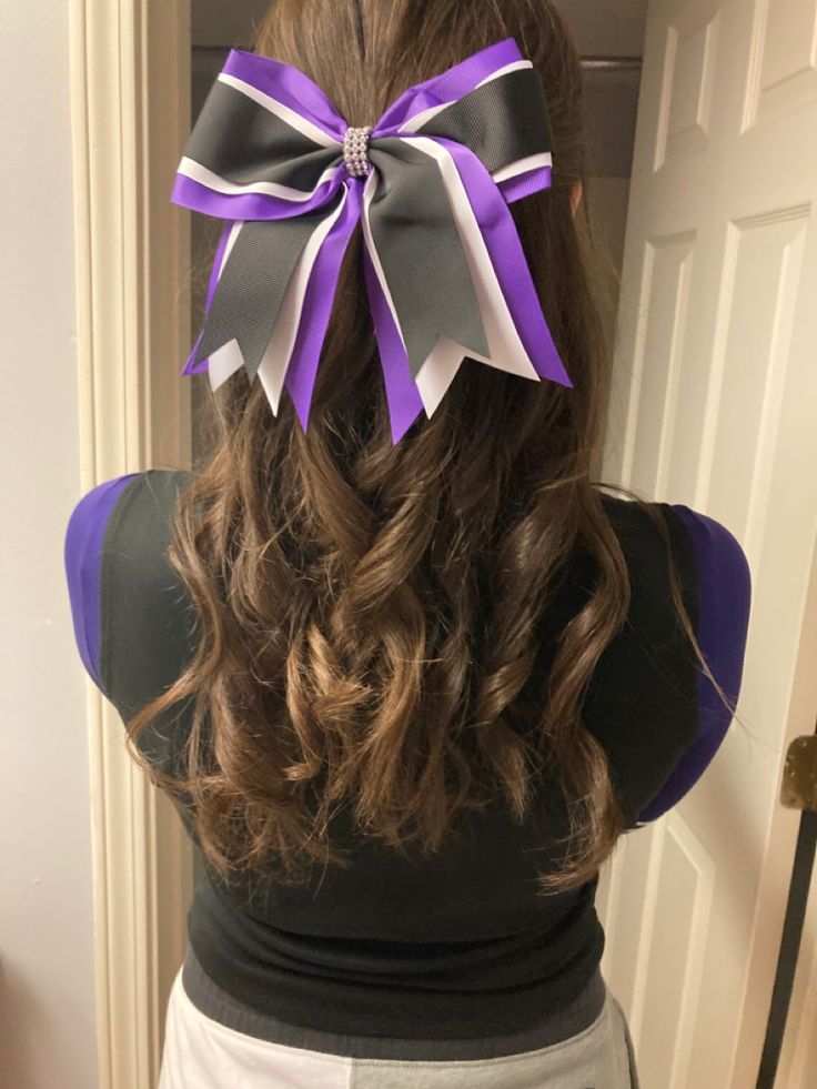 Volleyball Hair Bows, Cheer Hacks, Curled Ponytail, Competition Hair, Cheerleading Hairstyles, Bow Ponytail, Cheer Hair, Hair Streaks, Bow Hairstyle