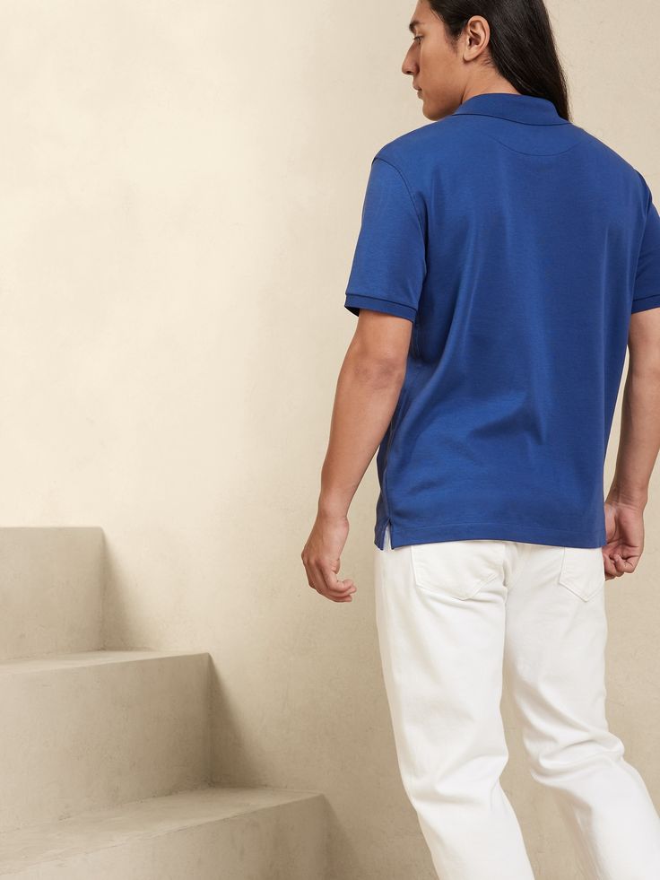 Built to endure, our 100% cotton performance polo is designed to stay fresh, perfect for when things really heat up.  Anti-Odor, Moisture-Wicking Polo collar with button placket.  Straight hem with vented sides.  Standard fit.  Short sleeves.  Hip le Stay Fresh, Polo Collar, Button Placket, Moisture Wicking, Banana Republic, Polo Shirt, Short Sleeves, Heat, Collar