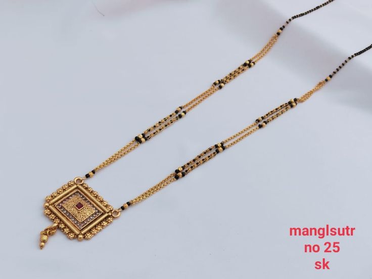 Long Simple Mangalsutra Designs, Big Mangalsutra Designs Gold, Mangalsutra Designs Long, Mangal Sutra, Unique Gold Jewelry Designs, Delicate Gold Jewelry, Black Beads Mangalsutra Design, Modern Gold Jewelry, Bridal Jewellery Design