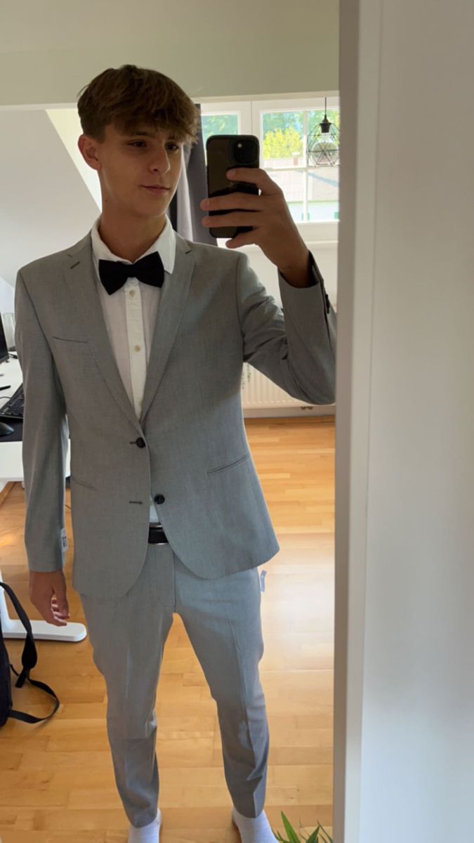 Prom Suit Ideas For Guys, Teen Suits Boys, Suits For Teenage Boys, Prom Night Outfit Men, Prom Boys Outfit, Boys Prom Outfit Ideas, Mens Prom Outfit