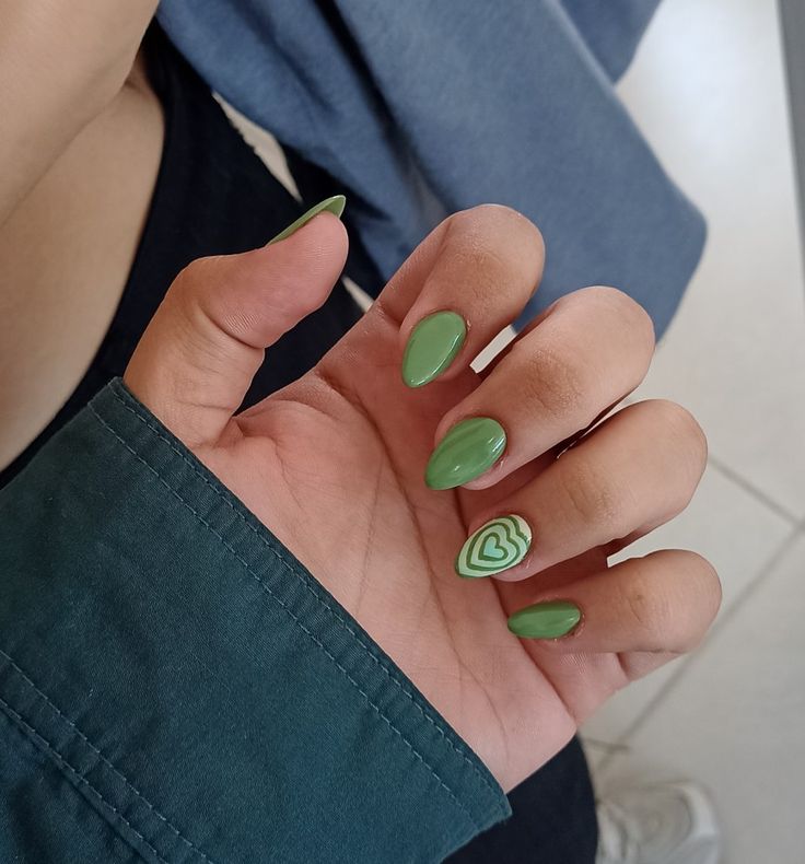 Green Nails Valentines, Sage Green Heart Nails, Green Valentines Day Nails, Valentines Day Nails Green, Green Heart Nail Designs, Valentines Nails Green, Green Hearts Nails, Short Plain Nail Ideas, Nails Green Heart