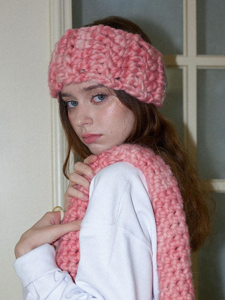 Composition : Wool 100%Color : PinkCountry of Origin : Republic of Korea Crochet Barrette Hat, Crochet Headband With Ribbon, Pink Crochet Headband, Crochet Earmuffs, Crochet Scarf Pink, Pink Crochet Balaclava, Winter Hand-knitted Pink Crochet Hat, Crochet Hairband, Crochet Dreams