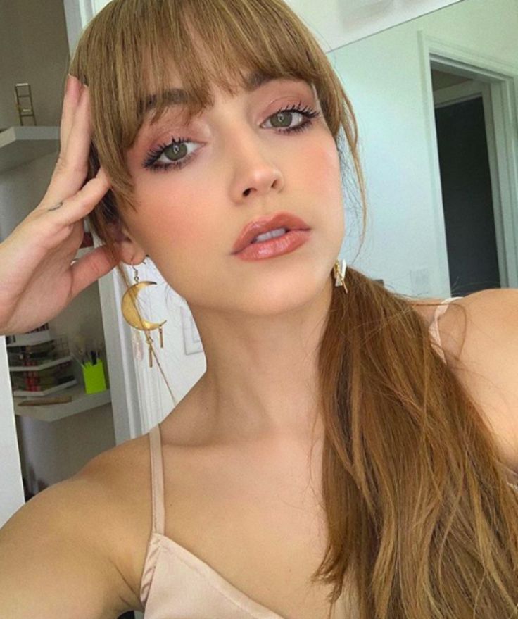 Kathleen Lights Makeup, Feather Bangs, Must Have Products, Kathleen Lights, Celebrity Makeup Looks, Fall Makeup Looks, Human Hair Clip Ins, Honey Blonde Hair, Permanent Hair Dye