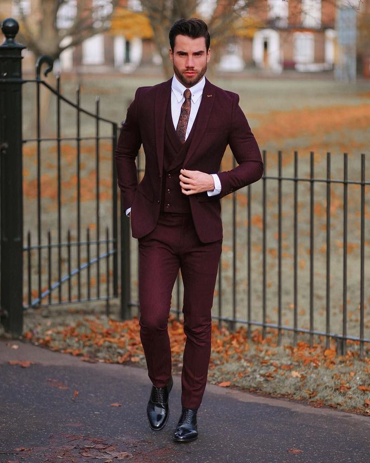 By @chezrust Burgundy Suit Men, Beach Wedding Suit, Men Suits Prom, Elegant Men Style, Wedding Suit Groom, Beach Wedding Suits, Maroon Suit, Prom Suits For Men, Mens Casual Suits