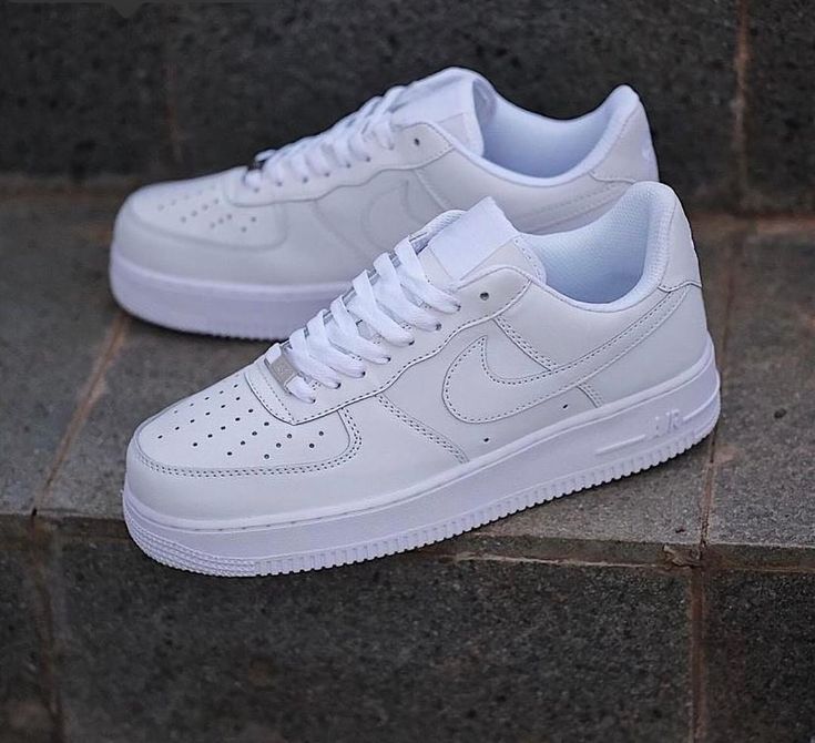 Girls Shoes Teenage, Nike Casual Shoes, Nike Air Force 1 Outfit, Nike Shoes Women Fashion, Whatsapp Business, Preppy Shoes, Jordan Shoes Girls, Pretty Shoes Sneakers, All Nike Shoes