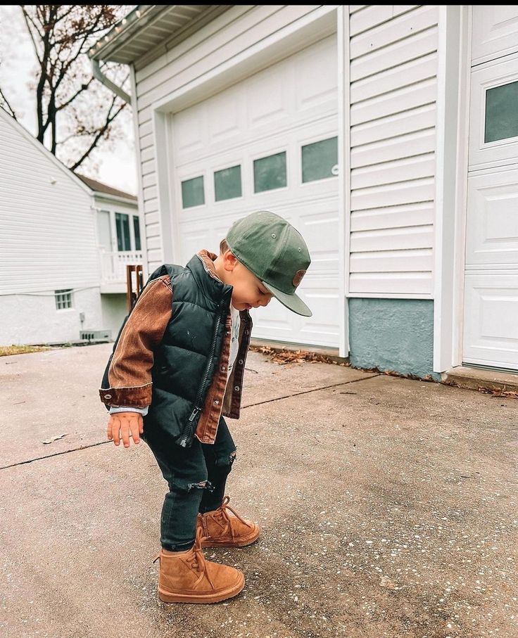 Toddler School Outfits Boy, Neutral Mens Outfits Family Photos, Boy Toddler Winter Outfits, Baby Boy Autumn Outfits, Fall Outfits Baby Boy, Toddler Autumn Outfits Boy, Toddler Boy Autumn Outfits, Toddler Boy School Outfits, Baby Boy Fall Outfits 6 Months