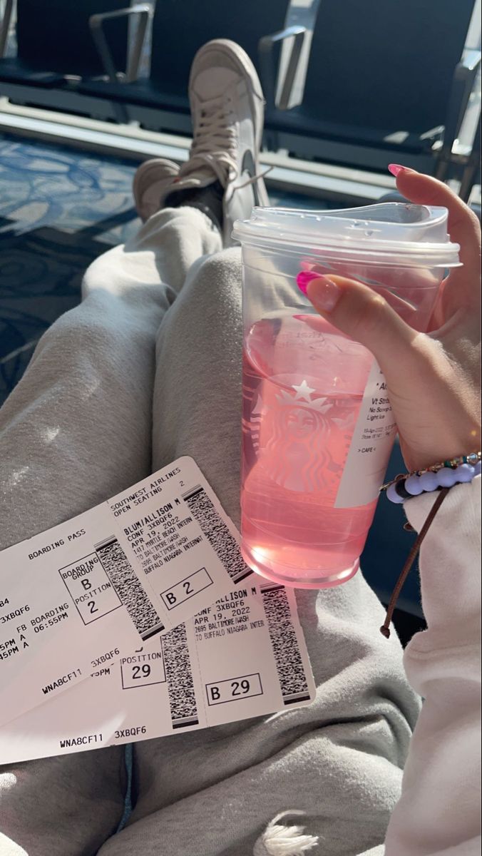 Starbucks , trendy nails , Nike blazers , airport , travel Airports Pics Ideas, Cute Plane Pics, Picture Poses Travel, Plane Airport Aesthetic, Starbucks Airport Aesthetic, Airport Inspo Photos, Aeroport Photo Ideas, Photos At Airport, Airport Pics Instagram