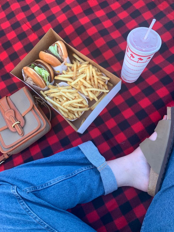 Picnic blanket red and black 
In & out burger food 
Birkenstock 
Vintage Dooney & Bourne Burger Picnic, Burger Date, In Out Burger, Date Night Picnic, Picnic Date Night, In And Out Burger, Night Picnic, Picnic Date, Picnic In The Park