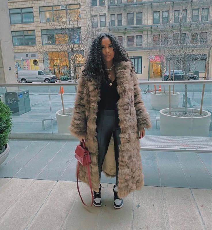 Baddie Outfits For School, Looks Black, Streetwear Fashion Women, Winter Fits, Fall Winter Fashion, Winter Fashion Outfits, Winter Looks, Baddie Outfits, Fall Winter Outfits